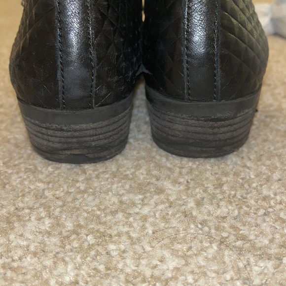 Lucky Brand Two Textured Black Boots Size 9 - Picture 4 of 6